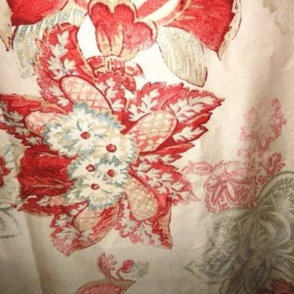 CINDY CRAWFORD FLORA ROUGE FLORAL BARN RED JACOBEAN PANELS (4) - Picture 4 of 5